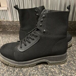 Black Mesh Women’s MIA boots Combat style Lace up Bohemian/Gypsy style sz 10